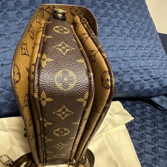 Brown and Tan Cross body - Picture 6 of 7